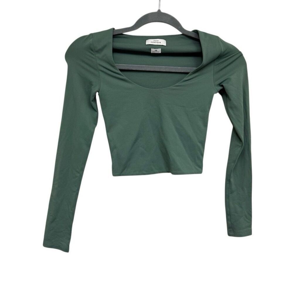 Babaton contour sage green cropped long sleeve blouse size 2xs